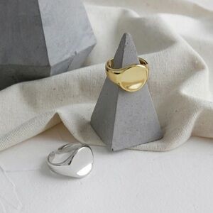 Free people 925 Silver SIGNET RING